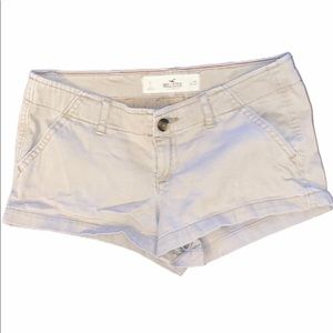 ⭐️Hollister kahki shorts⭐️